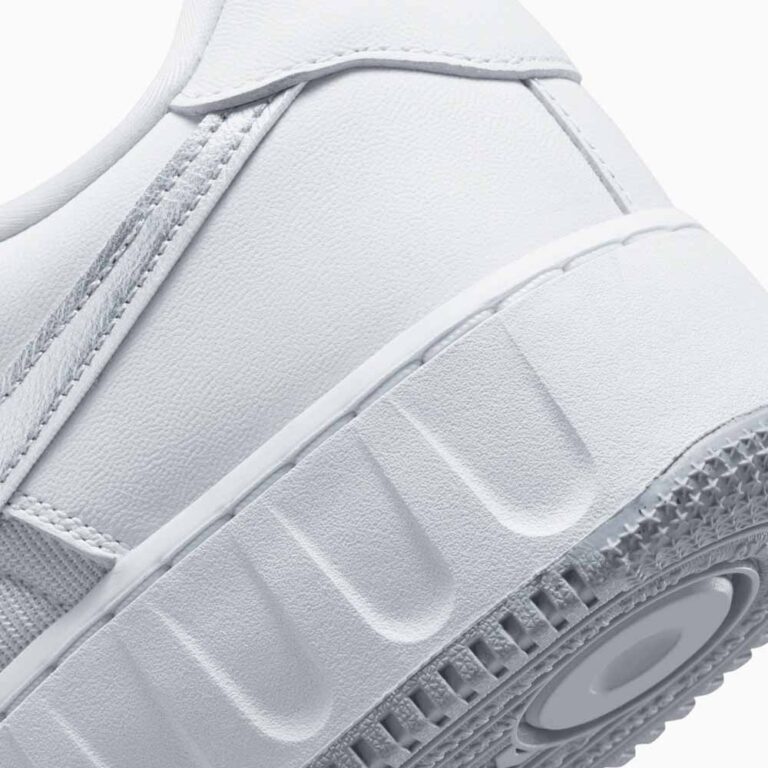 NIKE WHITE -12