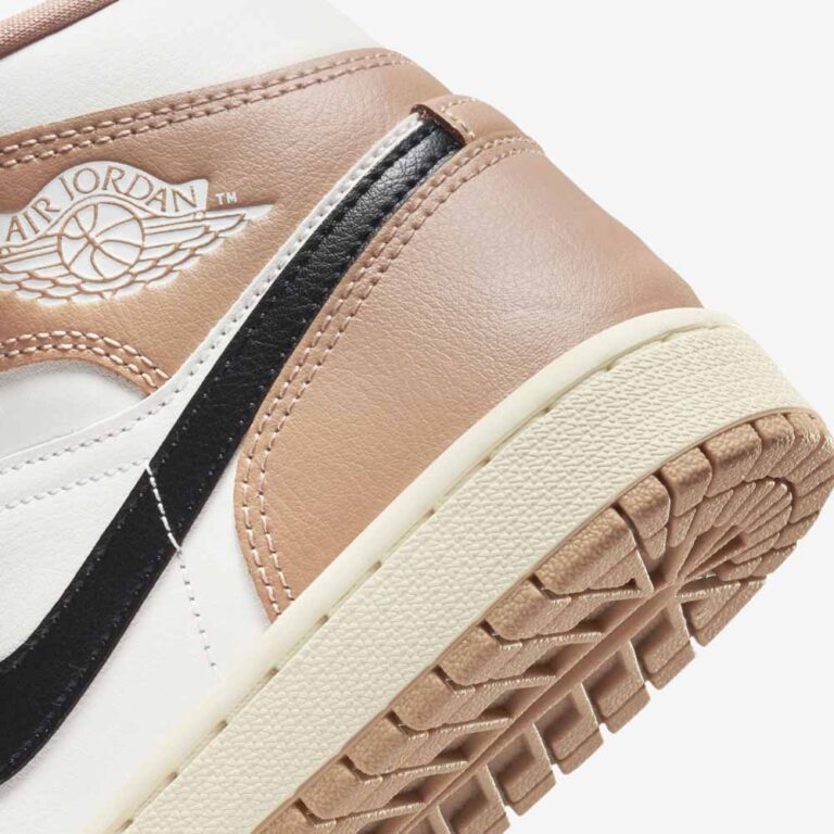 NIKE WHITE -5