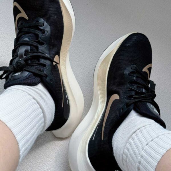 کفش دویدن اورجینال برند Nike مدل Zoomfly 5 - DM8968-002 - Image 9