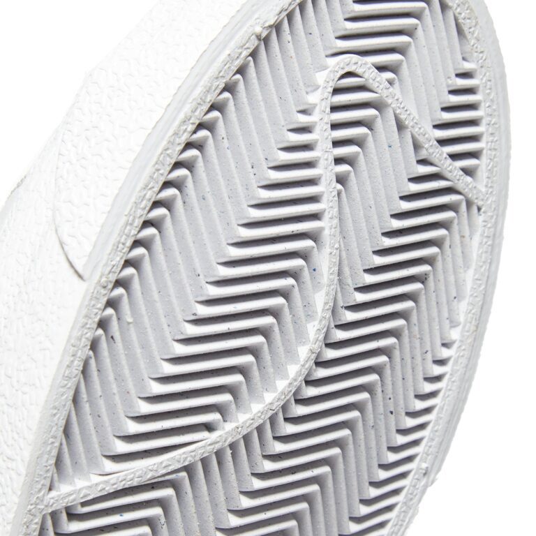 Nike_BQ6806-127_BlazerMid_77VintageSUMMITWHITEMALACHITE-PHOTONDUST-WHITE-08