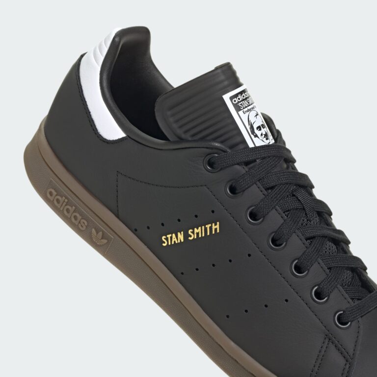 Stan_Smith_Shoes_Black_IG1319_41_detail