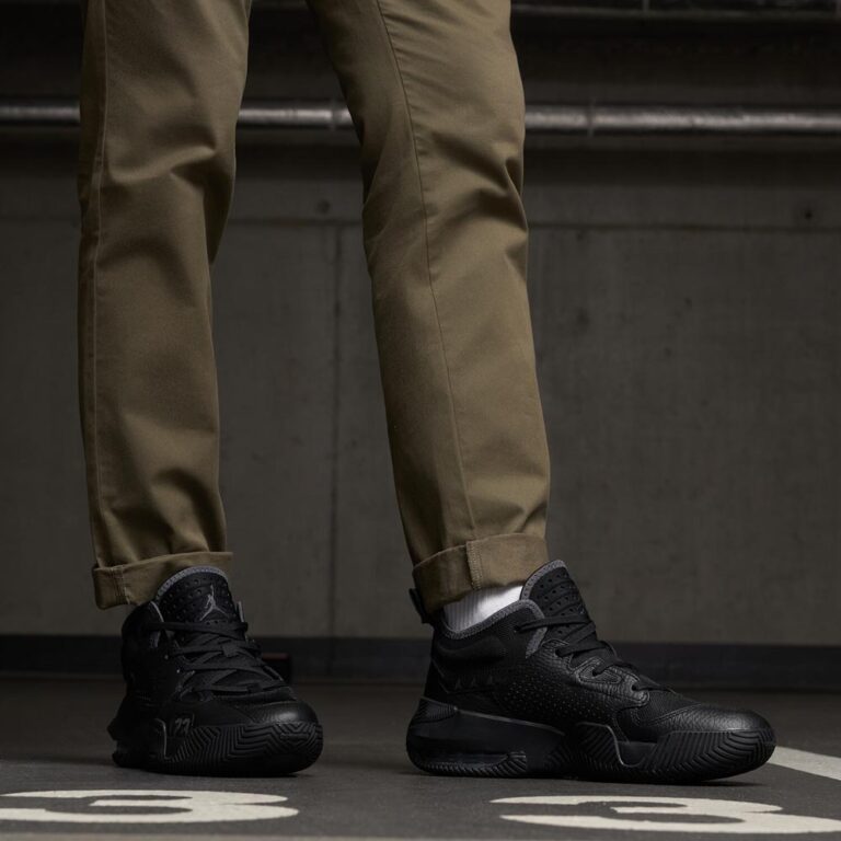 black nike-9