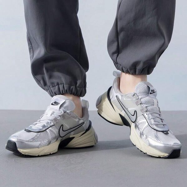 کتونی اورجینال برند Nike مدل V2K RUN - HJ4497-100 - Image 8