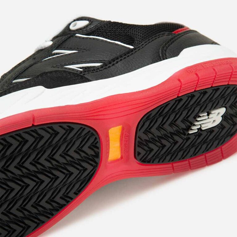 NEW BALANCE -4