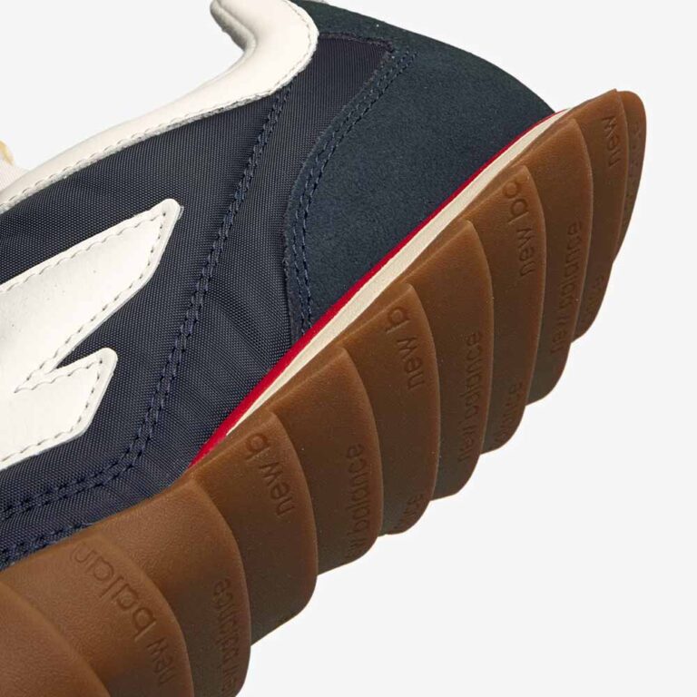 NEW BALANCE -4