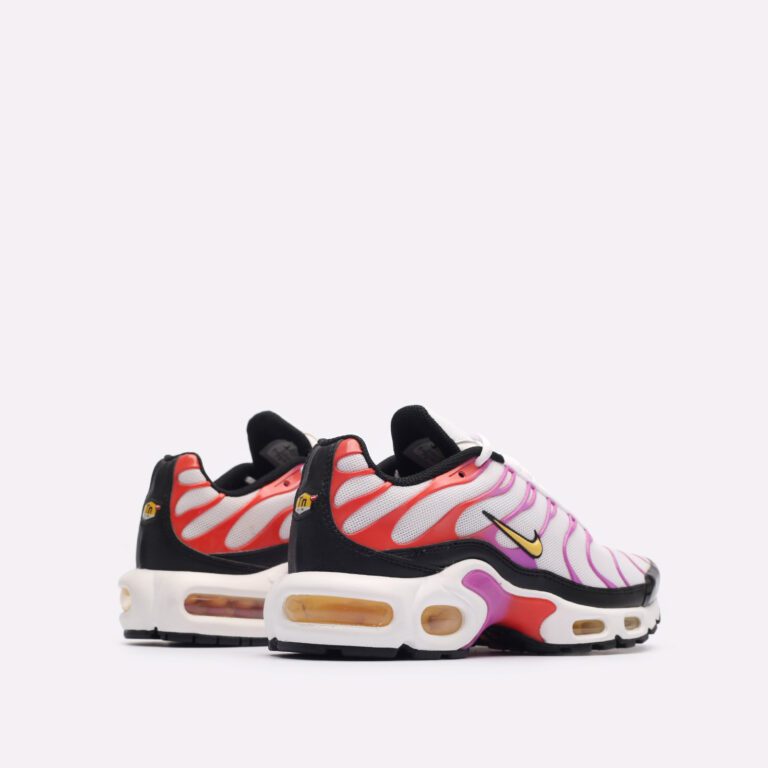 NIKE -3-3