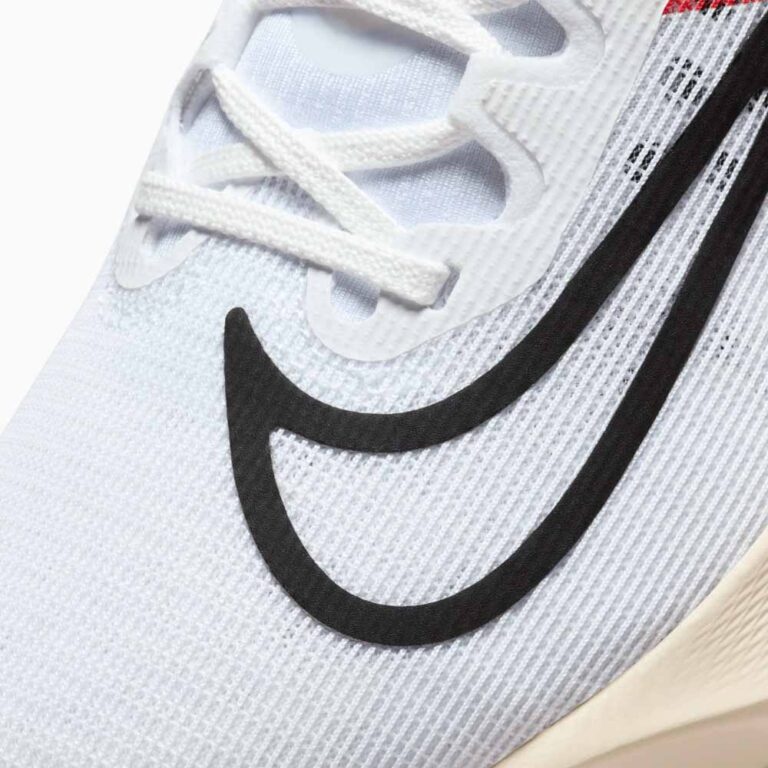 NIKE -8