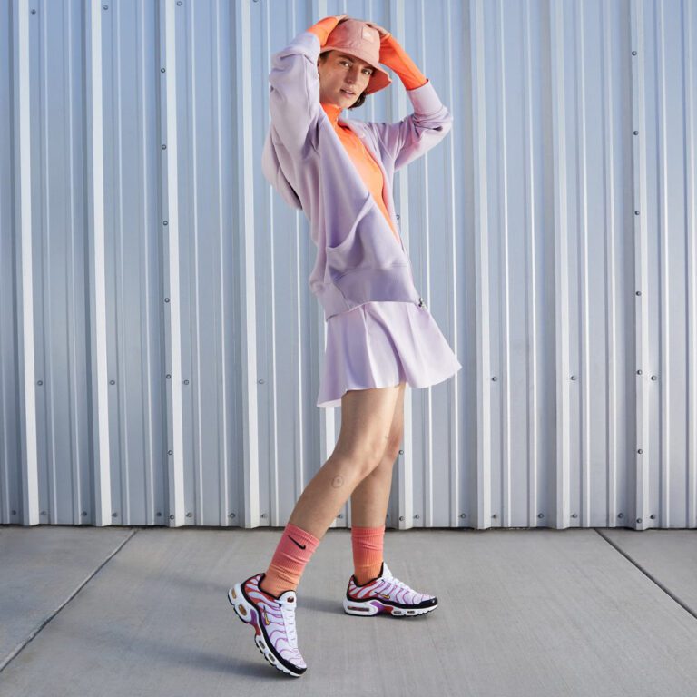 NIKE -8-3