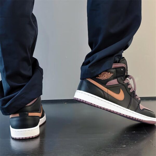 کتونی اورجینال برند Nike مدل Jordan 1 Mid - FB9911-008 - Image 8