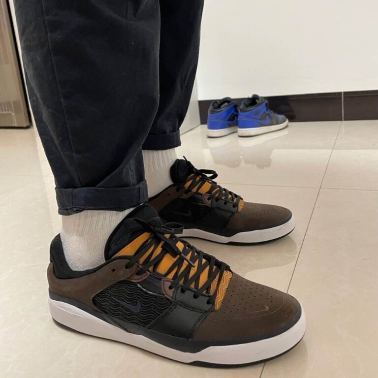 NIKE BROWN-9