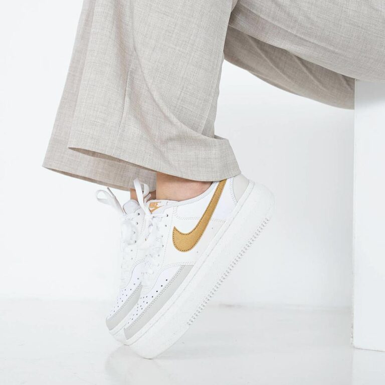 NIKE GOLD -5