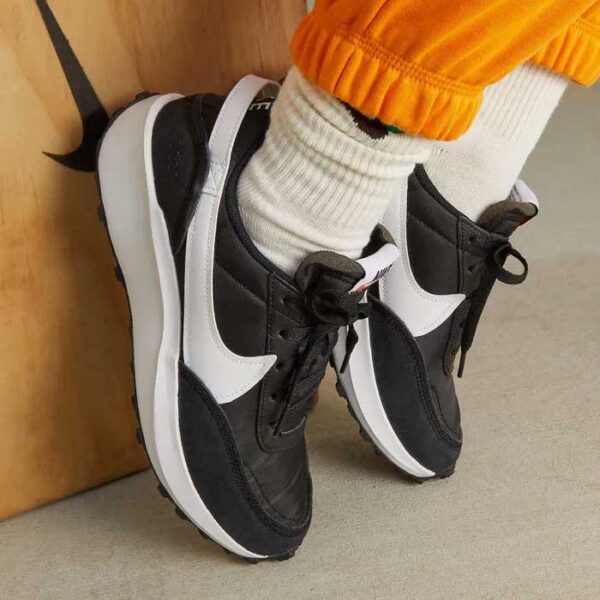 کتونی اورجینال برند Nike مدل Waffle Debut - DH9523-002 - Image 9