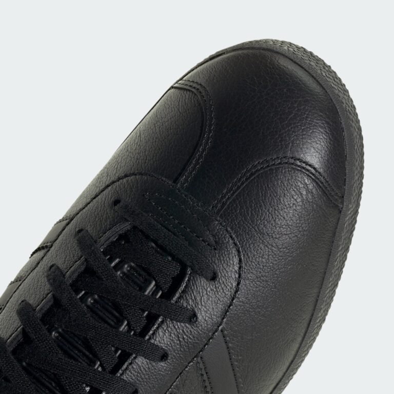 BB5497_42_detail