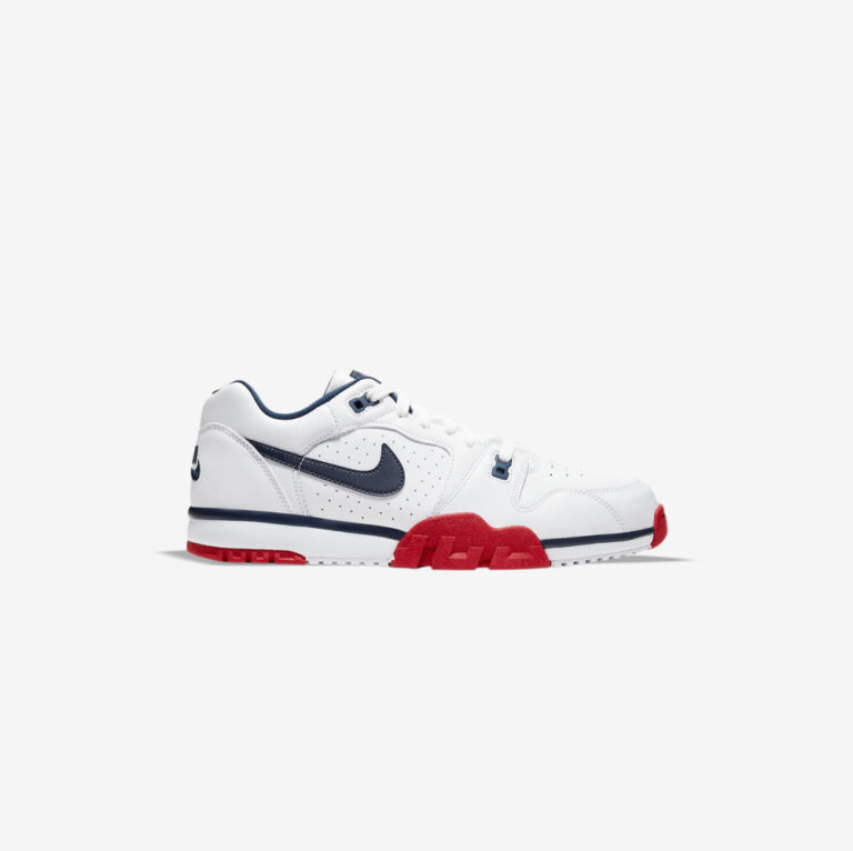 کفش کراسفیت اورجینال برند Nike مدل Cross Trainer Low رنگ سفد سرمه ای و قرمز از نمای بغل