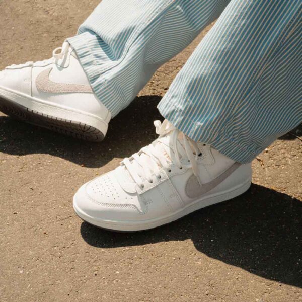 کتونی اورجینال برند Nike مدل Jordan Air Ship SP رنگ سفید و طوسی نمای داخل پا