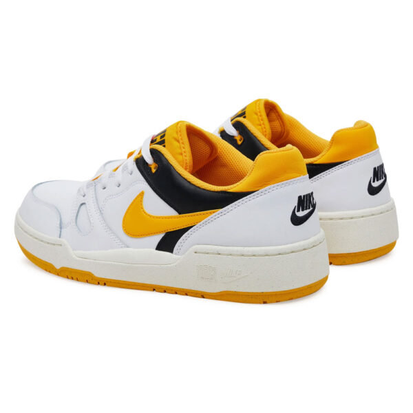 کتونی اورجینال برند Nike مدل Full Force Low رنگ زرد و سفید نمای جهت دار پشت