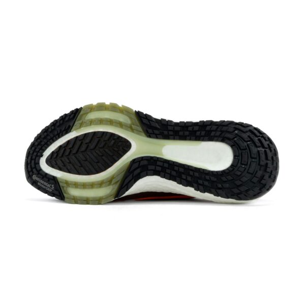کفش دویدن طبیعت اورجینال برند Adidas مدل Ultraboost 22 Gore-Tex رنگ مشکی و نارنجی نمای زیره