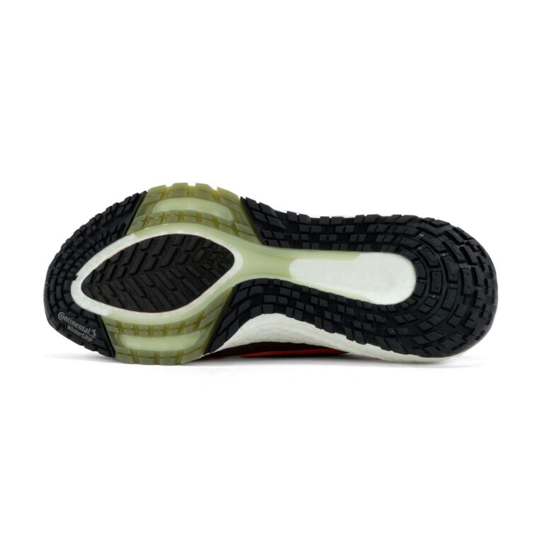 کفش دویدن طبیعت اورجینال برند Adidas مدل Ultraboost 22 Gore-Tex رنگ مشکی و نارنجی نمای زیره