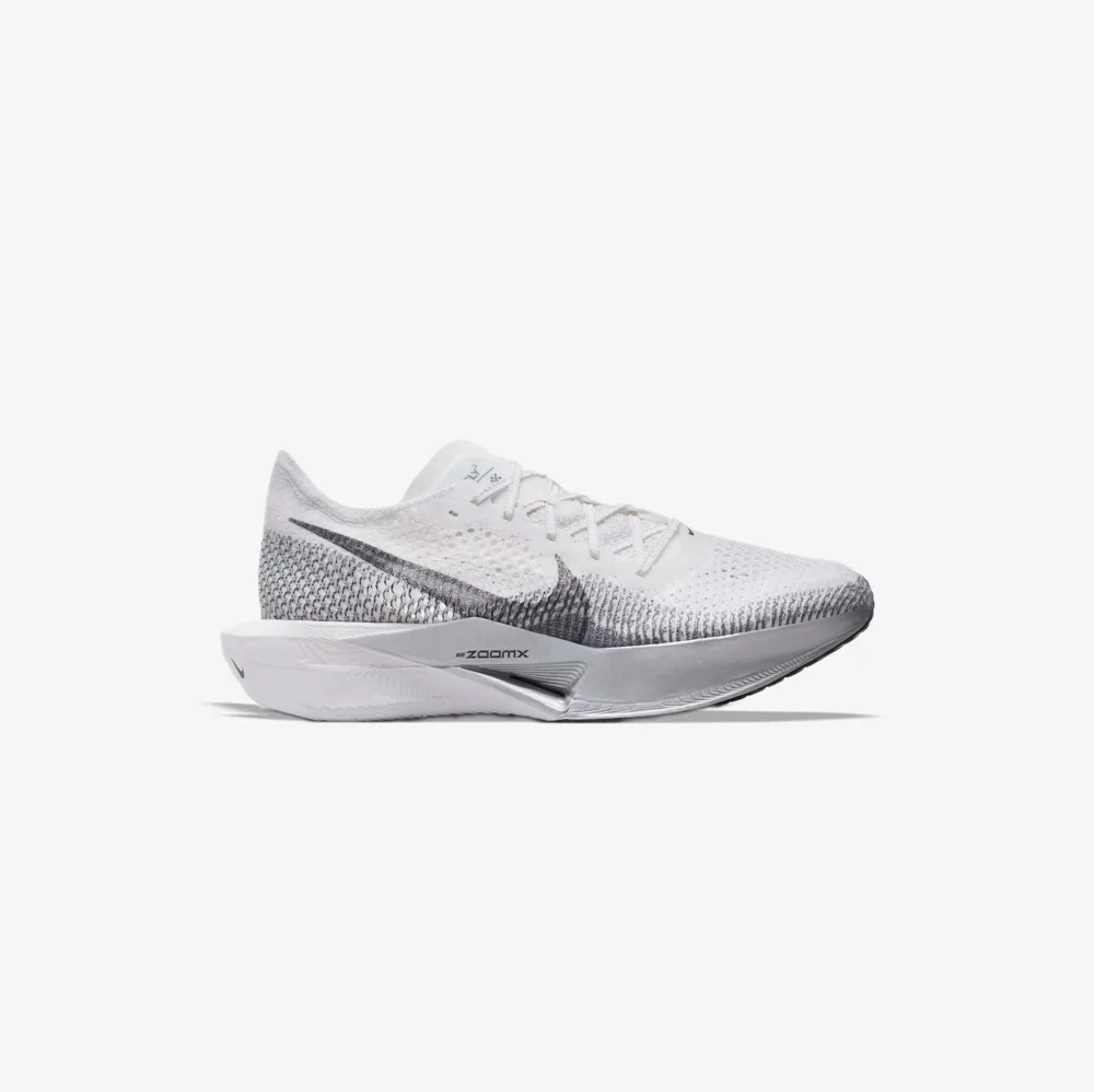 کفش دویدن مسابقه ای اورجینال برند Nike مدل ZoomX Vaporfly NEXT% 3 رنگ سفید نمای بغل