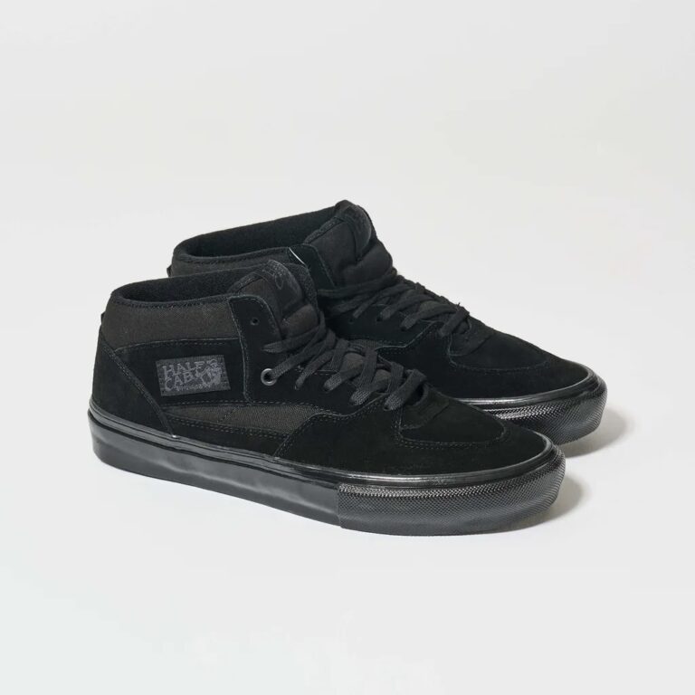 کتونی اورجینال برند Vans مدل Half Cab Skate رنگ مشکی از نمای بغل