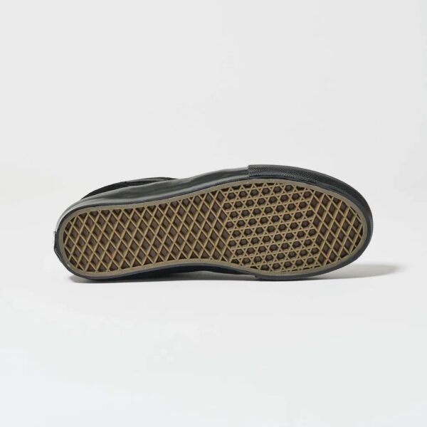 کتونی اورجینال برند Vans مدل Half Cab Skate رنگ مشکی از نمای زیره