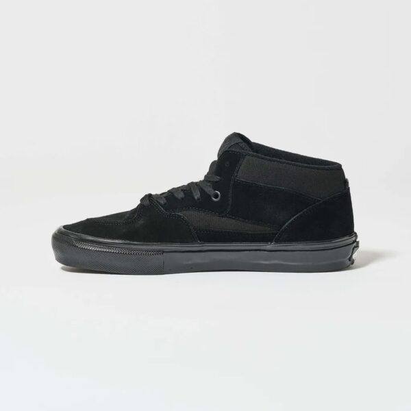 کتونی اورجینال برند Vans مدل Half Cab Skate رنگ مشکی از نمای داخلی بغل