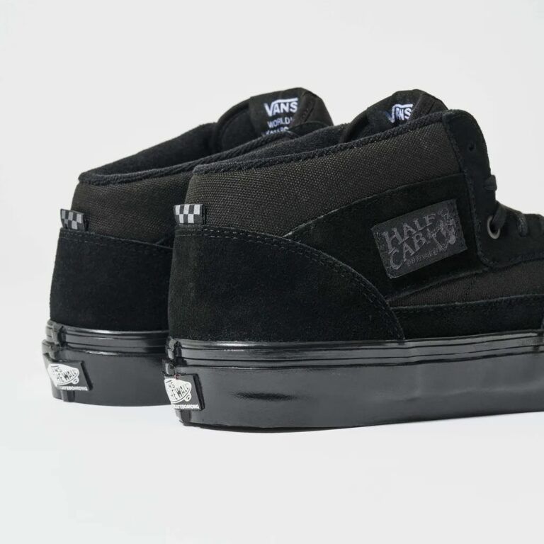 کتونی اورجینال برند Vans مدل Half Cab Skate رنگ مشکی از نمای پشت کفش