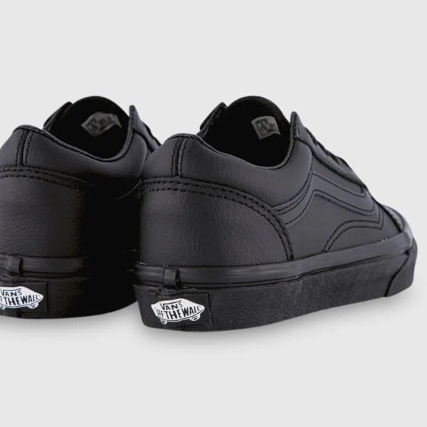 کتونی اورجینال برند Vans مدل Old Skool رنگ مشکی از نمای پشت