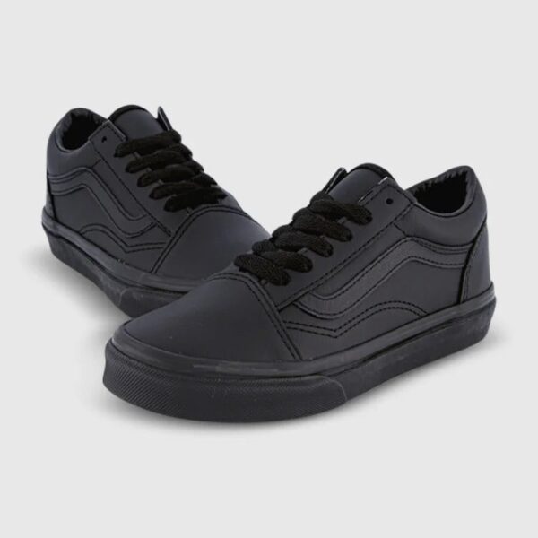 کتونی اورجینال برند Vans مدل Old Skool رنگ مشکی نمای جهت دار از بغل