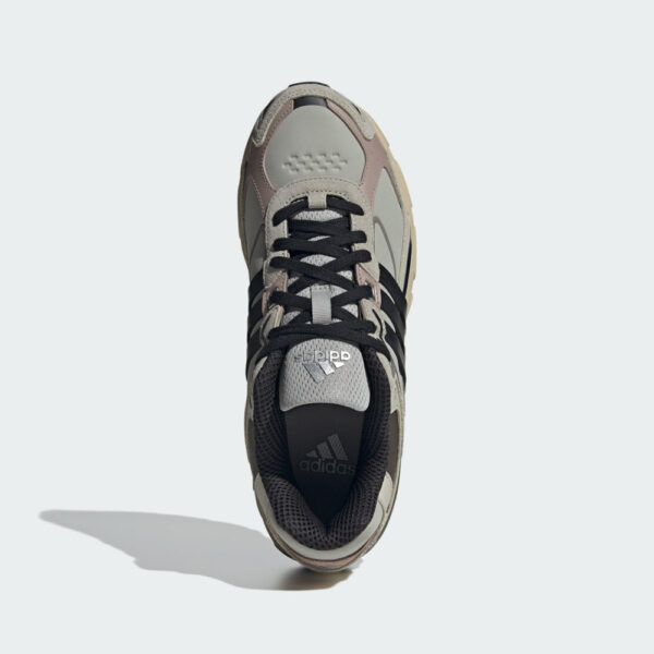 کتونی اورجینال برند Adidas مدل Response CL رنگ خاکی زیتونی و قهوه ای نمای تمام قد