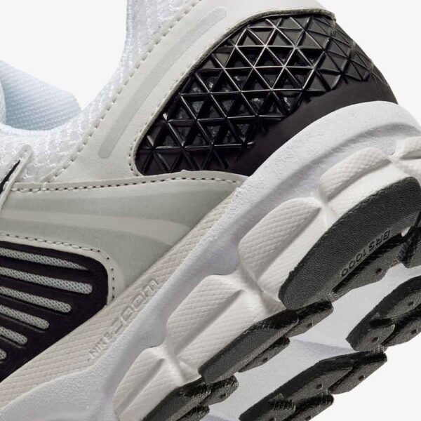 کفش دویدن و روزمره اورجینال برند Nike مدل Vomero 5 - FB9149-101 - Image 7