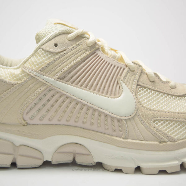 کتونی اورجینال Nike مدل Zoom Vomero 5 - HF1553-100 - Image 6