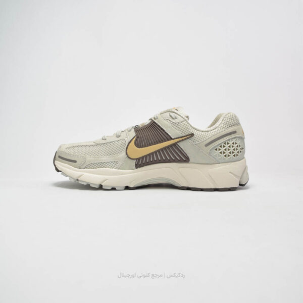 کتونی اورجینال Nike مدل Zoom Vomero 5 - HM9657-001 - Image 2
