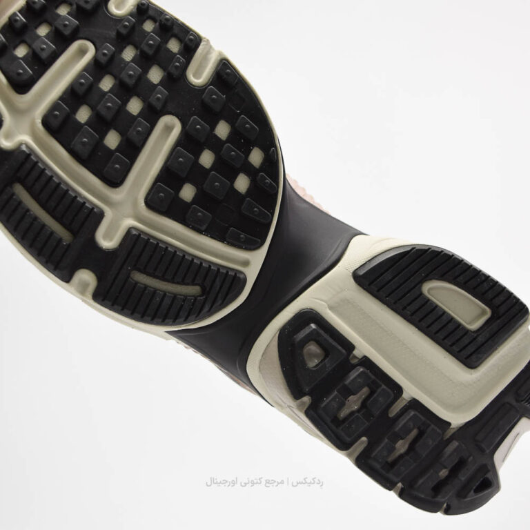 Nike V2K run Fn6703-001 (10 of 10)