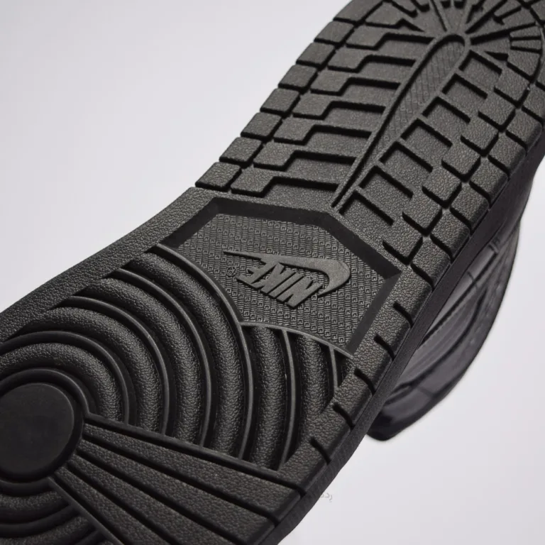 Nike Air Jordan 1 Mid 554724-091 (9 of 9)