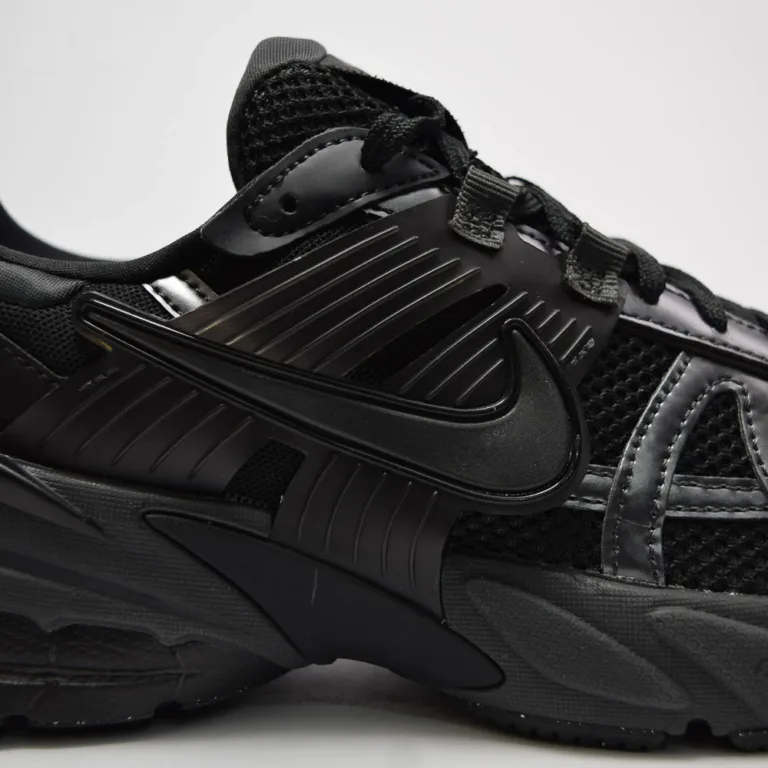 Nike V2K run HJ4497-001 (6 of 10)