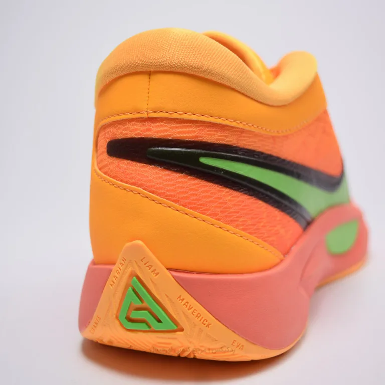 Giannis Freak 6 FJ7792-601 (5 of 10)