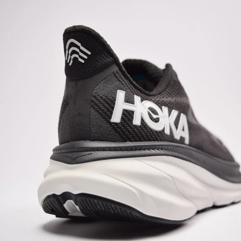 HOKA.CLIFTON 9 1132211BWHT (5 of 10)