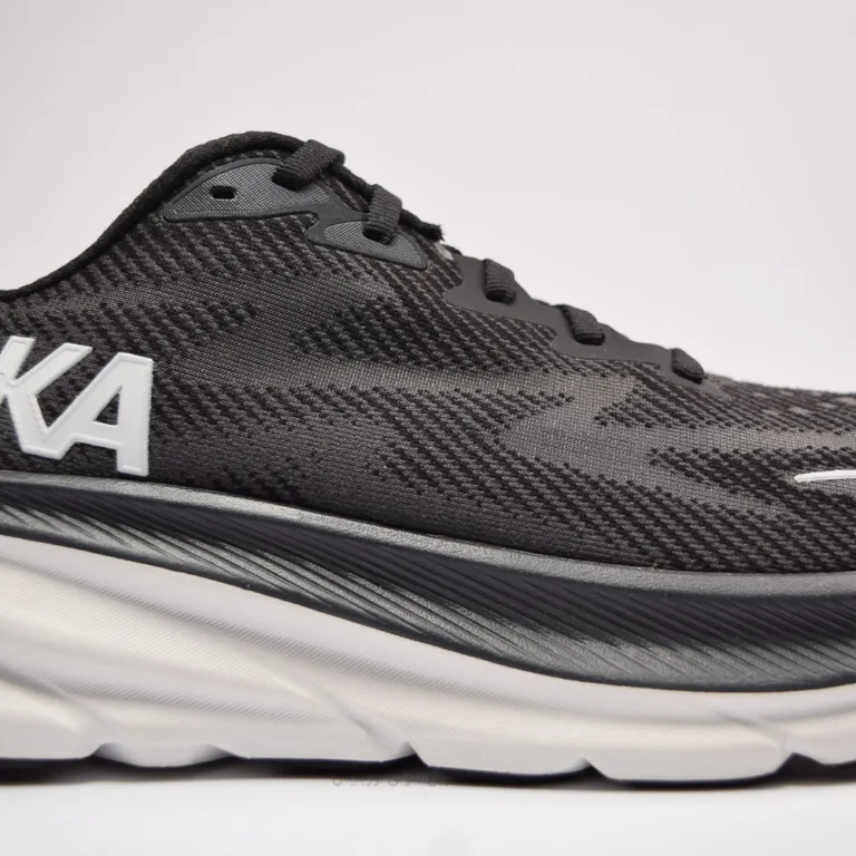 HOKA.CLIFTON 9 1132211BWHT (6 of 10)