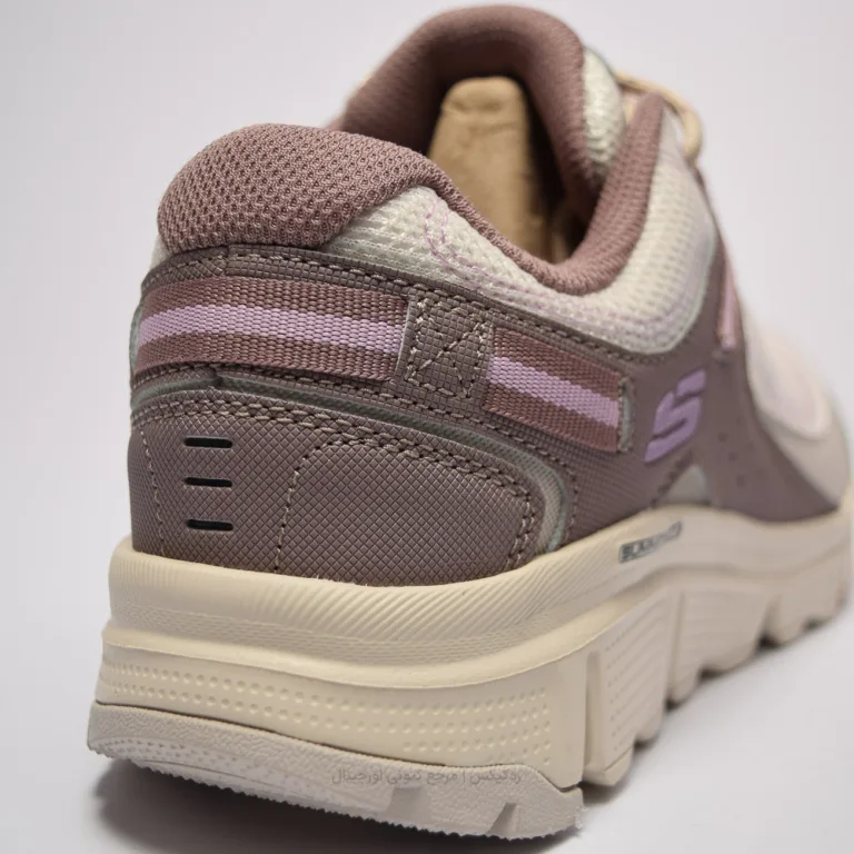 Skechers summit at 180145 (5 of 10)