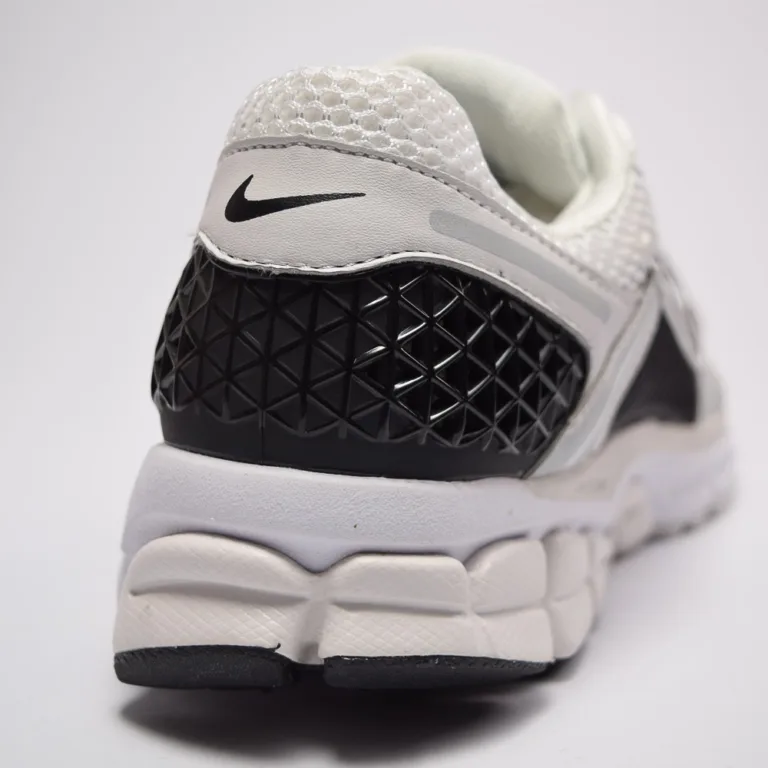 Vomero 5 FB9149-101 (5 of 10)