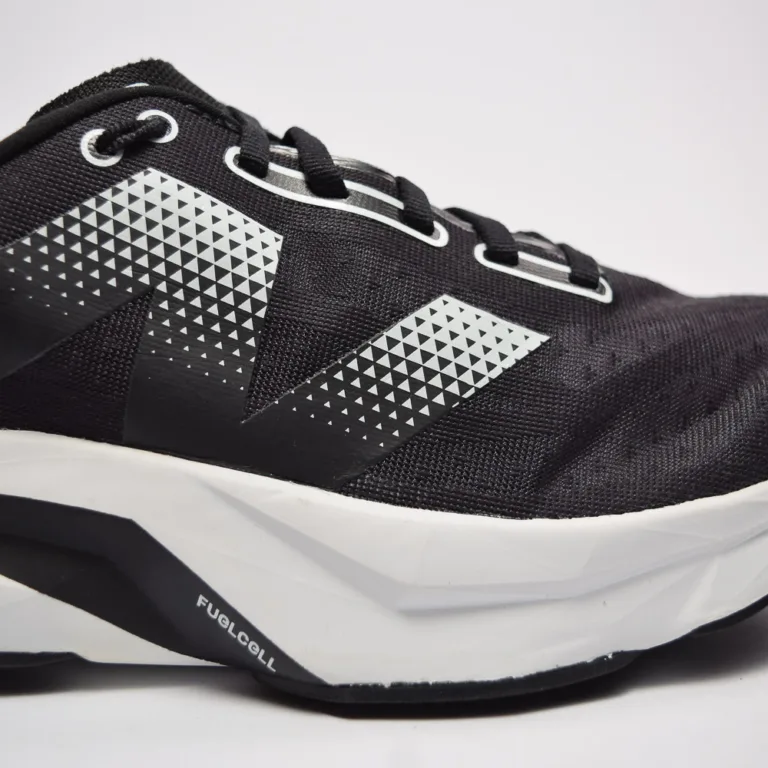 Newbalance fuelcell rebel v4 mfcxcs4 (6 of 10)